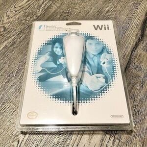 NINTENDO New Wii Nunchuck Remote White Controller Genuine OEM Brand Sealed Nip